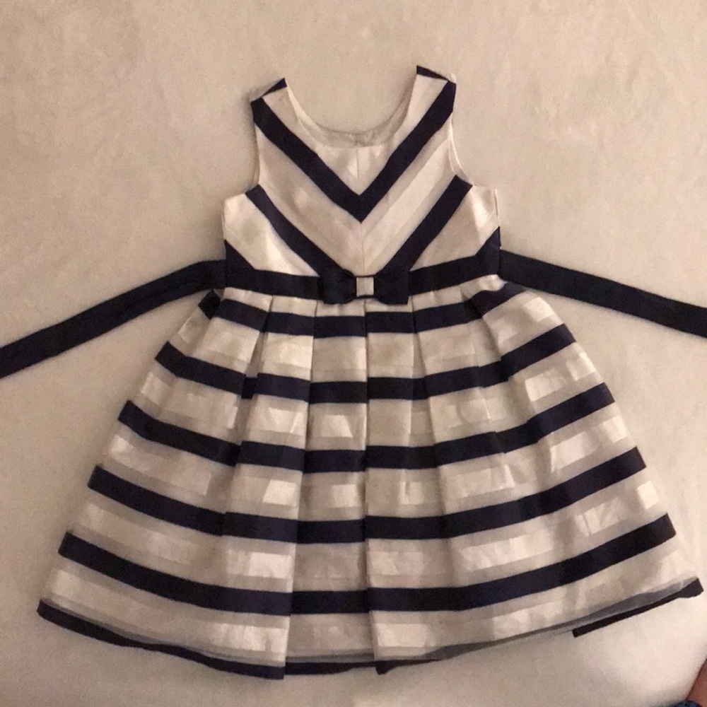 Blue & White Girls’ Christmas Party Dress (Size 5) – Never Used. Party Dress.